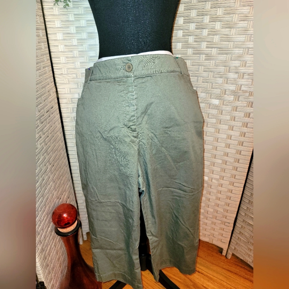 💥Briggs 20w army green Capri pants
